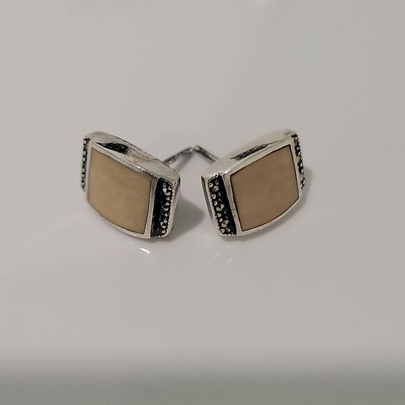 Silver Earings and Pendant Set - Picture 3 of 6